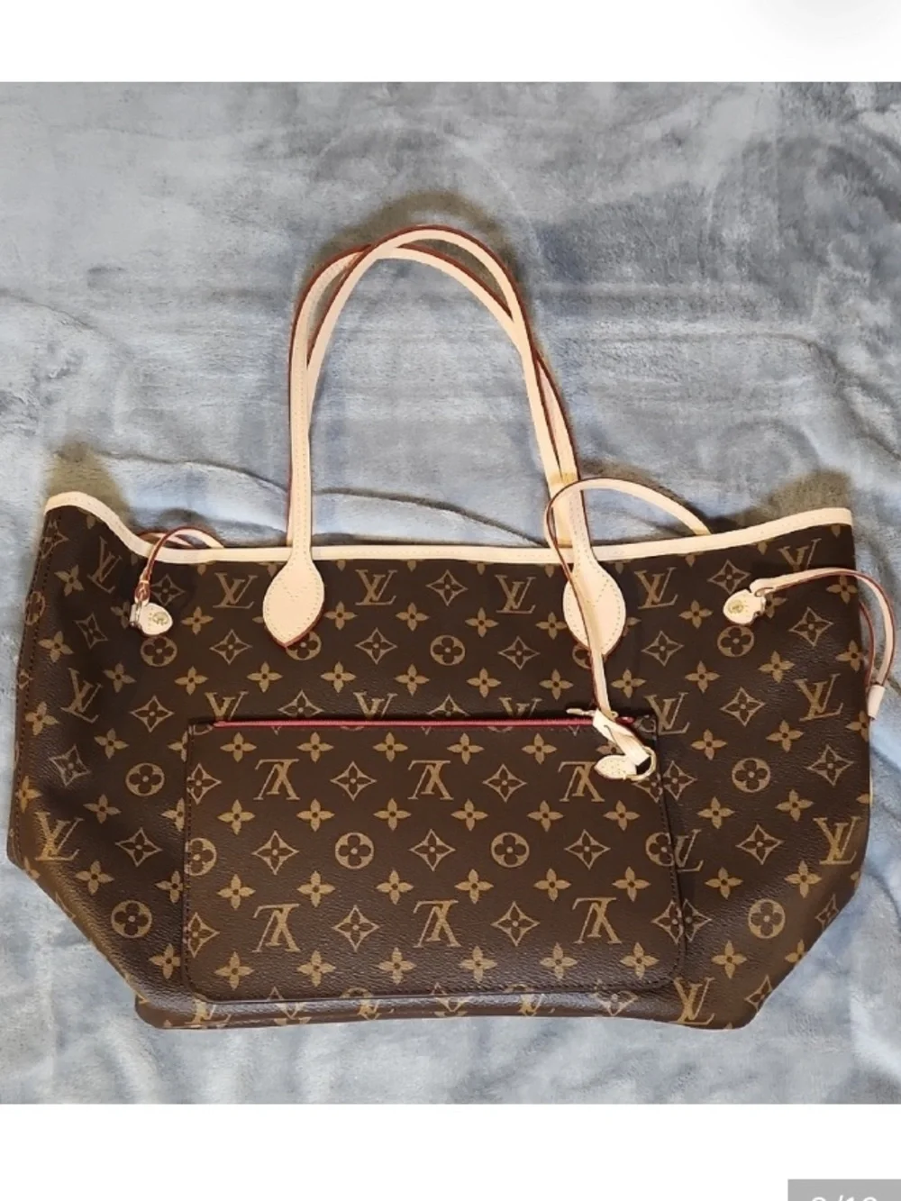 Louis Vuitton Neverfull MM
Monogram Brand New Full Set w/ Pochette $2352 Retail - Picture 4 of 16